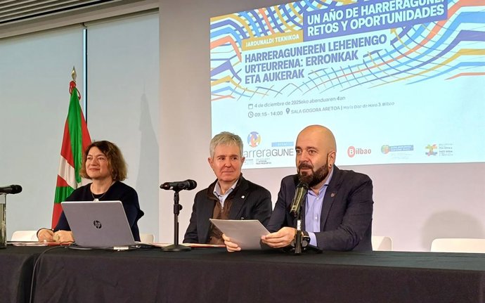 Harreragune zerbitzuaren lehen urtearen balantzea egin dute