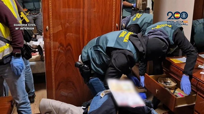 Registre en l'operació 'Franciskan-Everest' que ha rescatat a les 322 persones explotades.