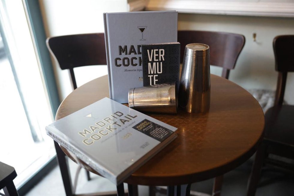 Libro 'Madrid Cocktail. Memoria líquida de la capital'.