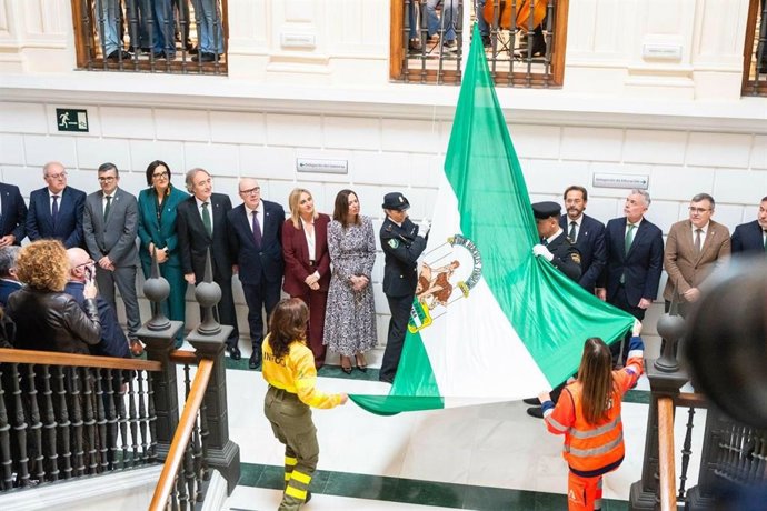 Celebración del Día de la Bandera en la sede de la Junta en Granada