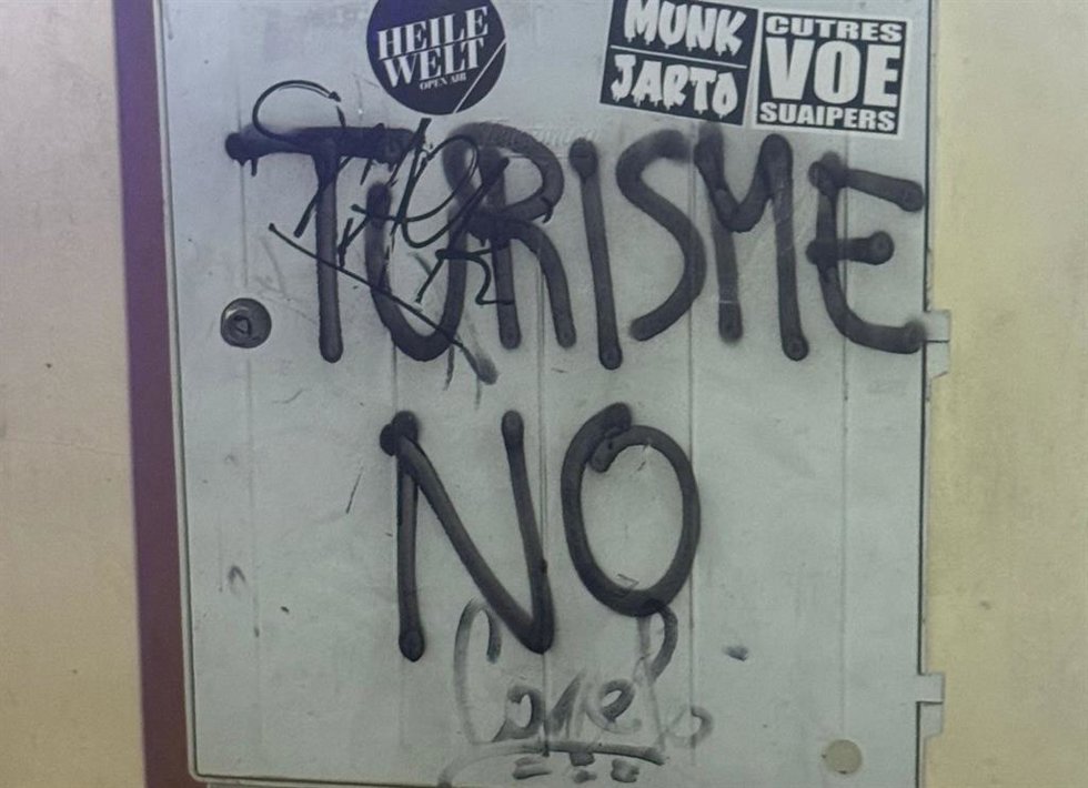 Pintada vandálica en Alcúdia.