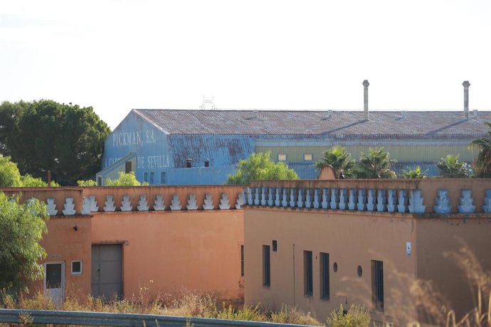 Archivo - Imágenes actuales de la fábrica de cerámicas de La Cartuja Pickman.