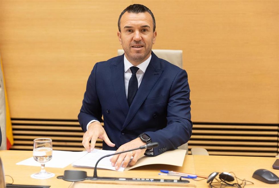 El presidente de la Diputación de Valencia, Vicente Mompó Aledo, comparece en la comisión de investigación sobre la dana, en el Congreso de los Diputados, a 24 de noviembre de 2025