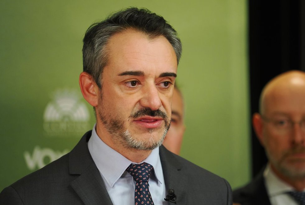 El nuevo portavoz de Vox en las cortes de Castilla y León, David Hierro, durante una rueda de prensa, en el Parlamento de Castilla y León, a 3 de febrero de 2025, en Valladolid, Castilla y León (España).