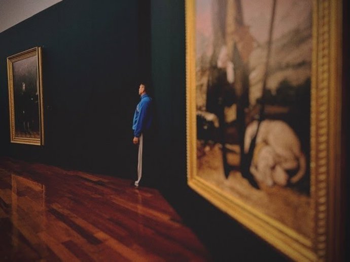 El festival Dansa València presenta el próximo 14 de diciembre el estreno de 'Cuerpo sobre fondo negro', un solo creado e interpretado por el bailarín y coreógrafo colombiano afincado en València Edu Migro.