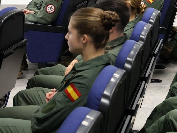 Imágenes de la Princesa Leonor junto al resto de sus compañeros en la Academia del Aire de San Javier