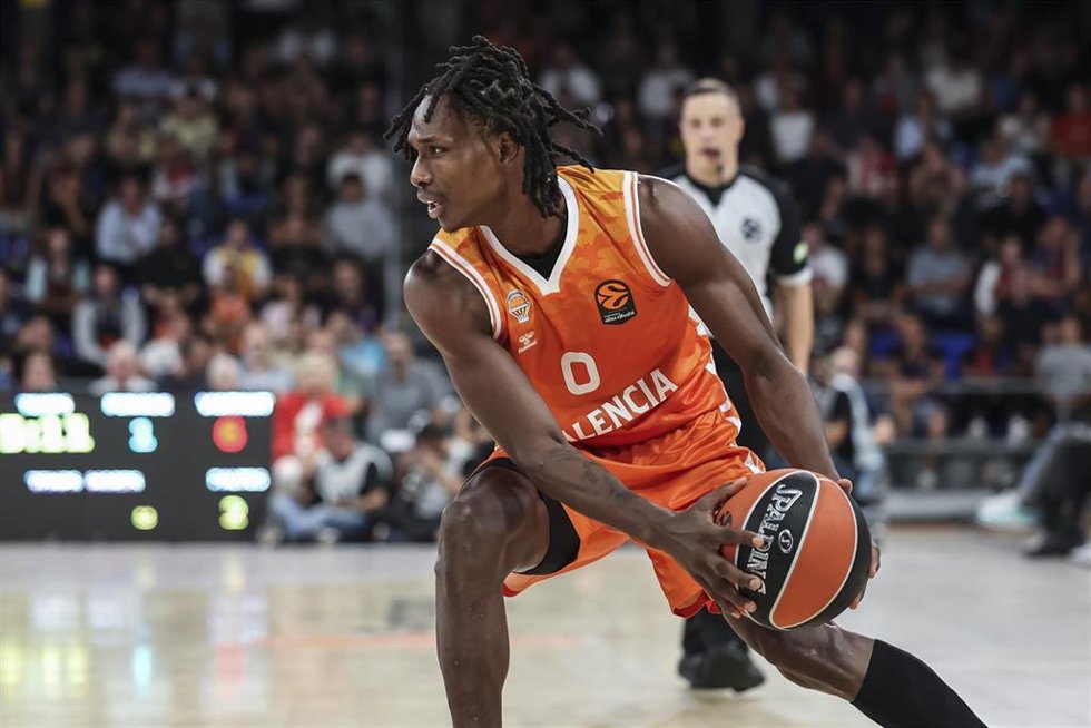 Archivo - El jugador del Valencia Basket Brancou Badio