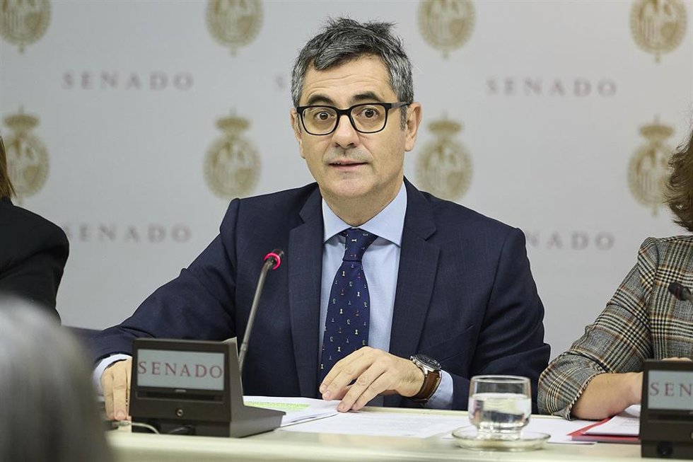 El ministro de la Presidencia, Justicia y Relaciones con las Cortes, Félix Bolaños, comparece ante la Comisión de Justicia, en el Senado, a 4 de diciembre de 2025, en Madrid (España). 
