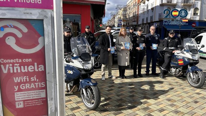 Presentación de la nueva fase del Plan Comercio Seguro de la Policía Nacional en Córdoba con motivo de las fiestas de Navidad en las que se intensificará la presencia policial ante la previsión de un considerable aumento de la actividad comercial.