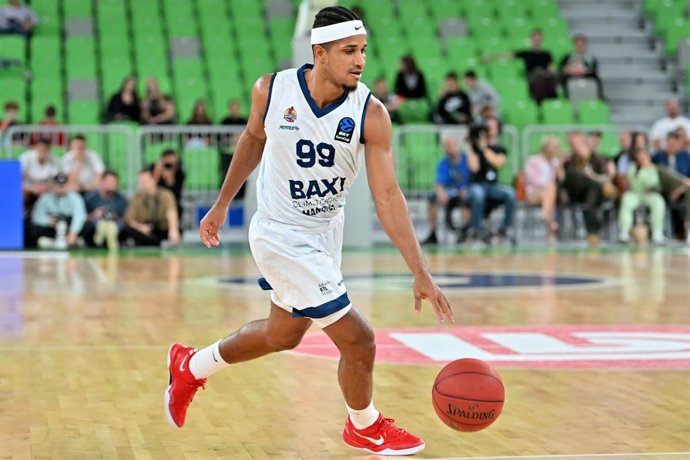 Archivo - Alfonso Plummer, en un partido con el BAXI Manresa.