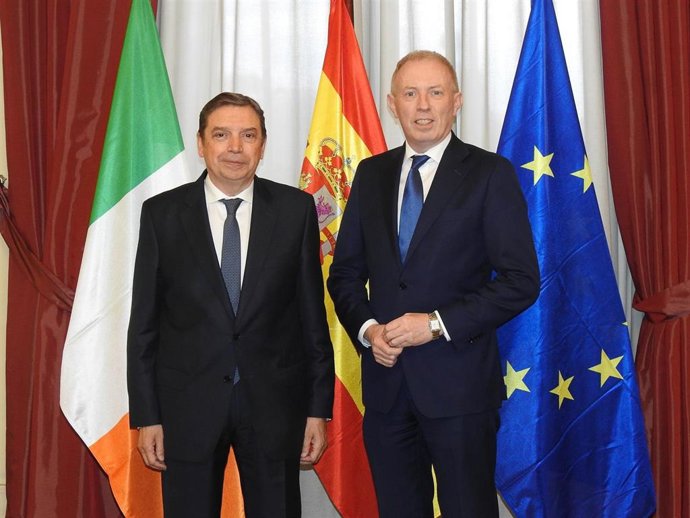 El ministro de Agricultura, Pesca y Alimentación, Luis Planas, con el ministro de Estado para Pesca de Irlanda, Timmy Dooley.