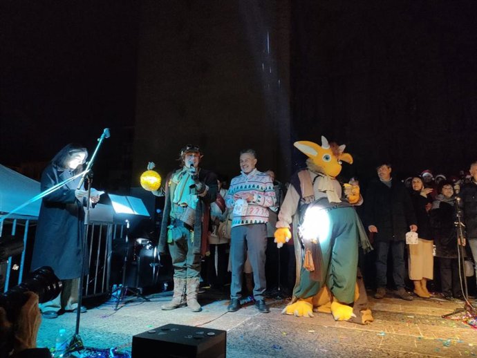 Logroño enciende sus luces de Navidad con más de 1.000 elementos distribuidos por la ciudad