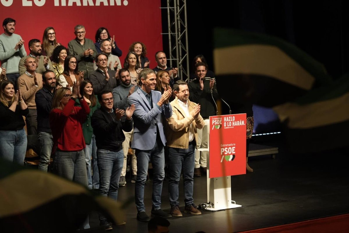 Gallardo pide la movilización de los socialistas para cambiar Extremadura tras el cartón piedra de Guardiola