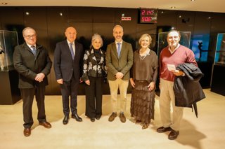 Silva asiste al concierto de villancicos solidario en favor de los centros afectados por la dana de Valencia