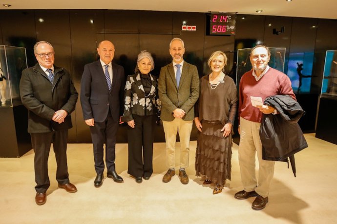 Silva asiste al concierto de villancicos solidario en favor de los centros afectados por la dana de Valencia