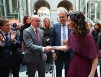 La Constitución vuelve a escenificar el choque entre Ayuso y el delegado del Gobierno con dos actos diferentes