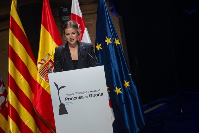 Archivo - La princesa Leonor interviene durante la entrega de los Premios Princesa de Girona 2025 en el Gran Teatre del Liceu, a 23 de julio de 2025, en Barcelona