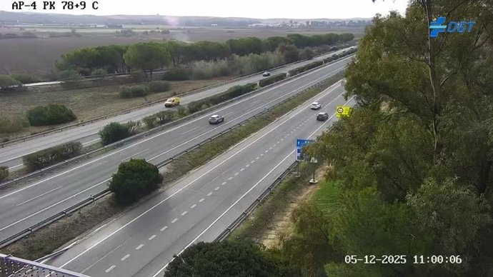 Tráfico en la AP-4 en la provincia de Cádiz este viernes 5 de diciembre previo a la operación salida de la DGT por el puente de la Constitución.