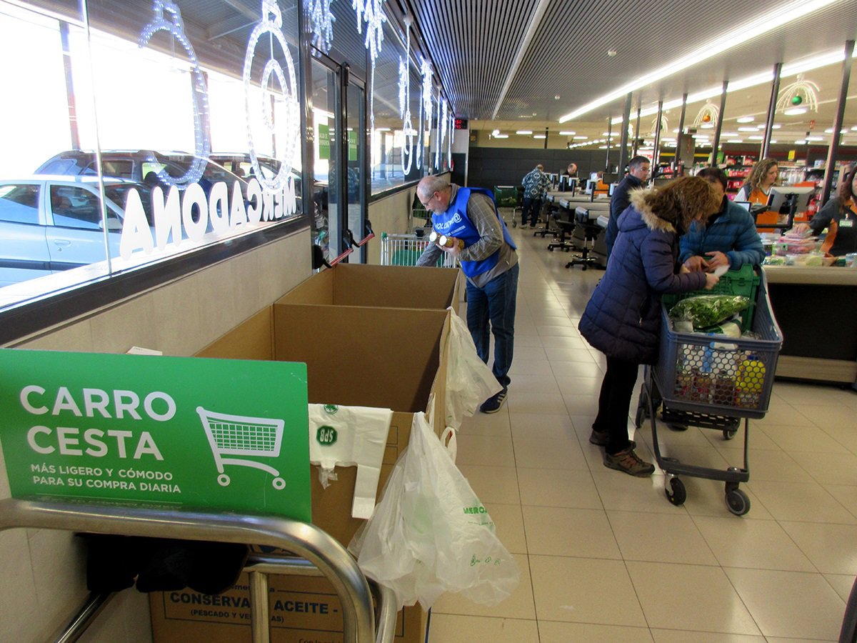 Mercadona recauda en Cantabria casi 25.000 euros en la Gran Recogida de los Bancos de Alimentos
