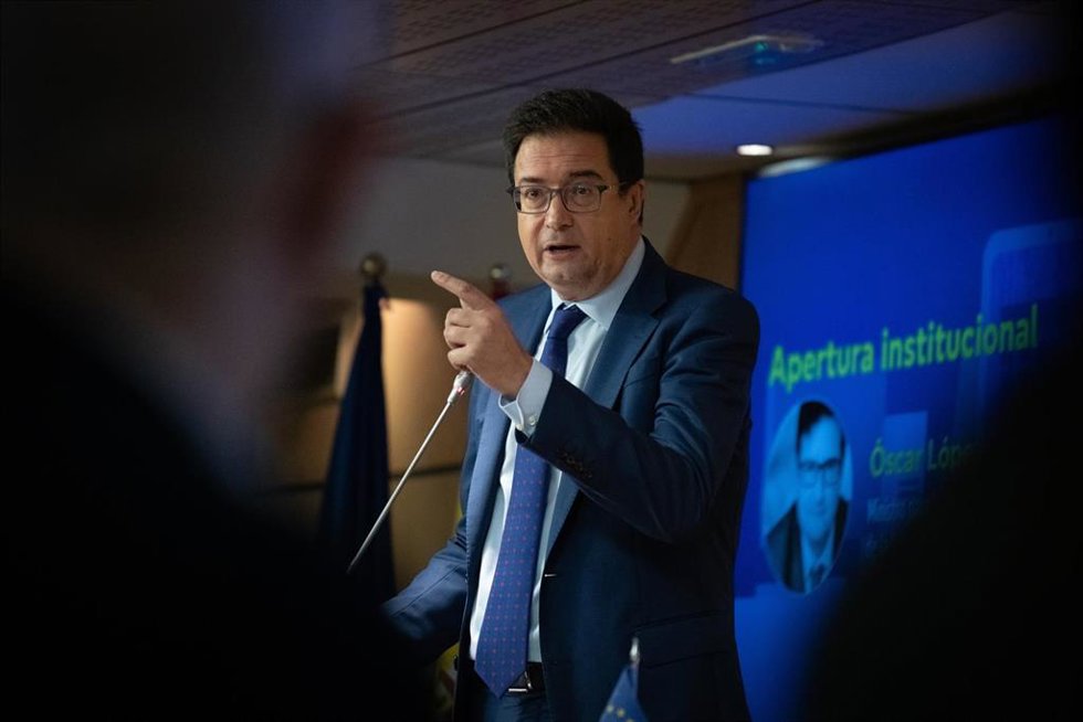 Archivo - El ministro para la Transformación Digital y de la Función Pública, Óscar López, en una imagen de archivo.