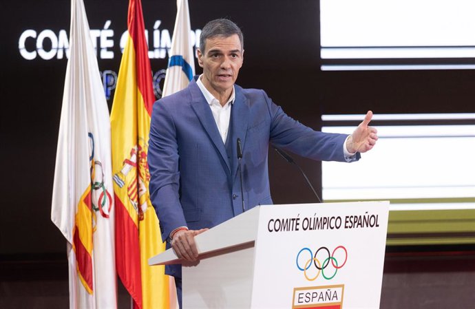 O Presidente do Governo, Pedro Sánchez, durante a apresentação do projeto do Modelo Esportivo Espanhol, na sede do Comitê Olímpico Espanhol (COE), em 5 de dezembro de 2025, em Madri (Espanha). O documento, elaborado em colaboração com o governo espanhol e