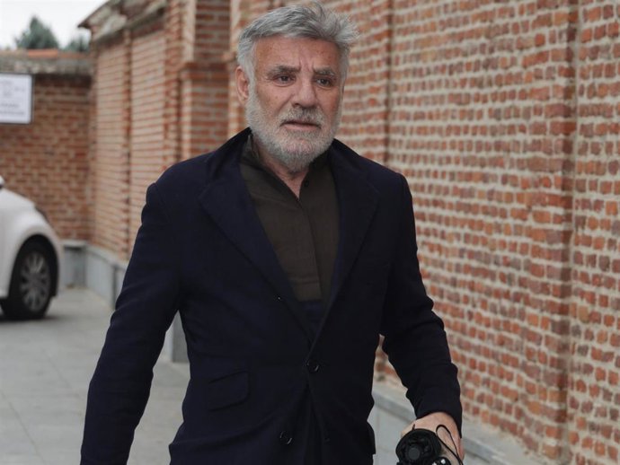 Joaquín Torres llega al tanatorio de Pozuelo tras el fallecimiento de su padre, Juan Torres Piñón, a 24 de noviembre de 2025