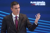 La Fiscalía respalda que Sánchez siga como acusación en el caso de la lona que Hazte Oír colocó frente al Congreso