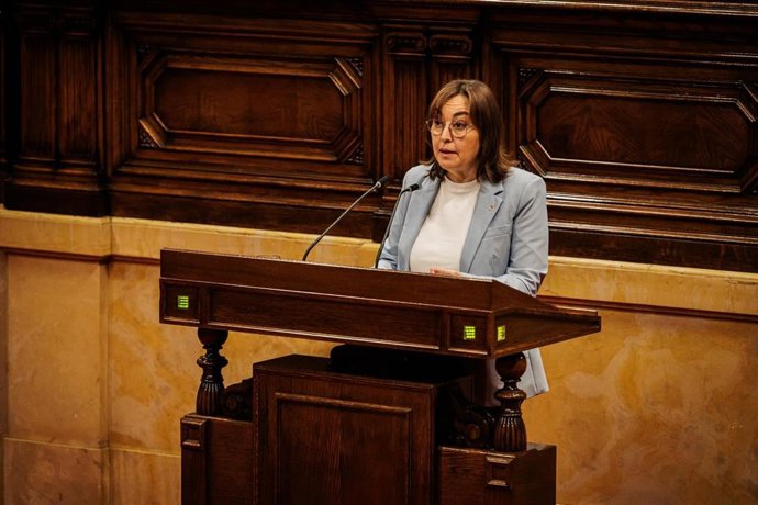 La consellera de Territorio, Vivienda y Transición Ecológica de la Generalitat, Sílvia Paneque, en el Parlament