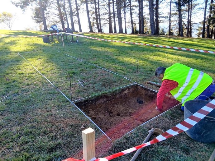 Excavaciones arqueológicas en el Monte Alto de Oviedo.