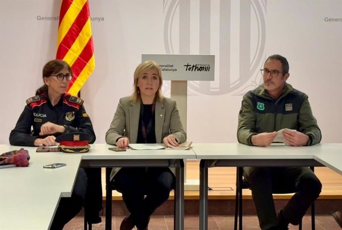 La secretaria de la Conselleria de Agricultura, Ganadería, Pesca y Alimentación de la Generalitat, Cristina Massot, en una atención a medios