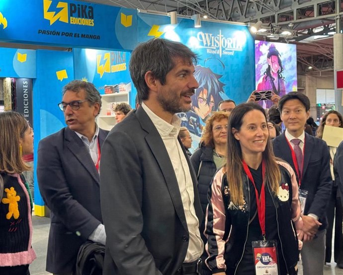 El ministro de Cultura, Ernest Urtasun, durante su visita al 31 Manga Barcelona