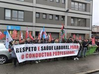 Los servicios mínimos de la huelga de autobuses no se cumplen en A Coruña ni en Santiago