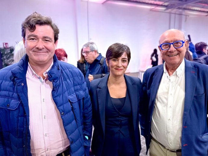 Equipo directivo de Genivs con la ministra de Vivienda, Isabel Rodríguez.