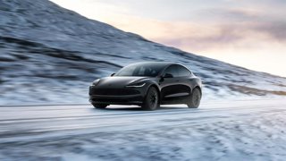 Tesla anuncia en España la llegada de su Model 3 'barato', disponible desde 36.990 euros