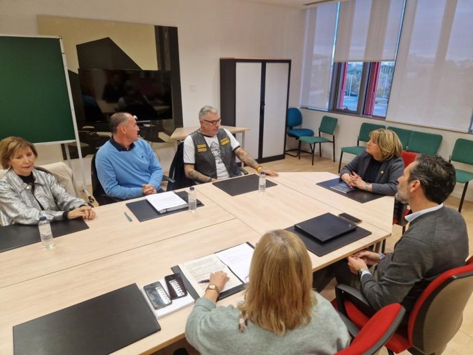 La consejera de Educación se reúne con asociaciones contra el acoso escolar para reforzar la estrategia de prevención