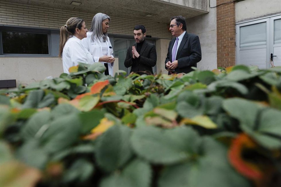 El ministro de Derechos Sociales, Consumo y Agenda 2030, Pablo Bustinduy, visita el Hospital Nacional de Parapléjicos.