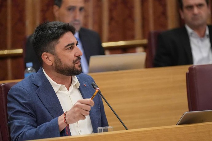 Archivo - El portavoz municipal de la confluencia Podemos-IU, Ismael Sánchez.