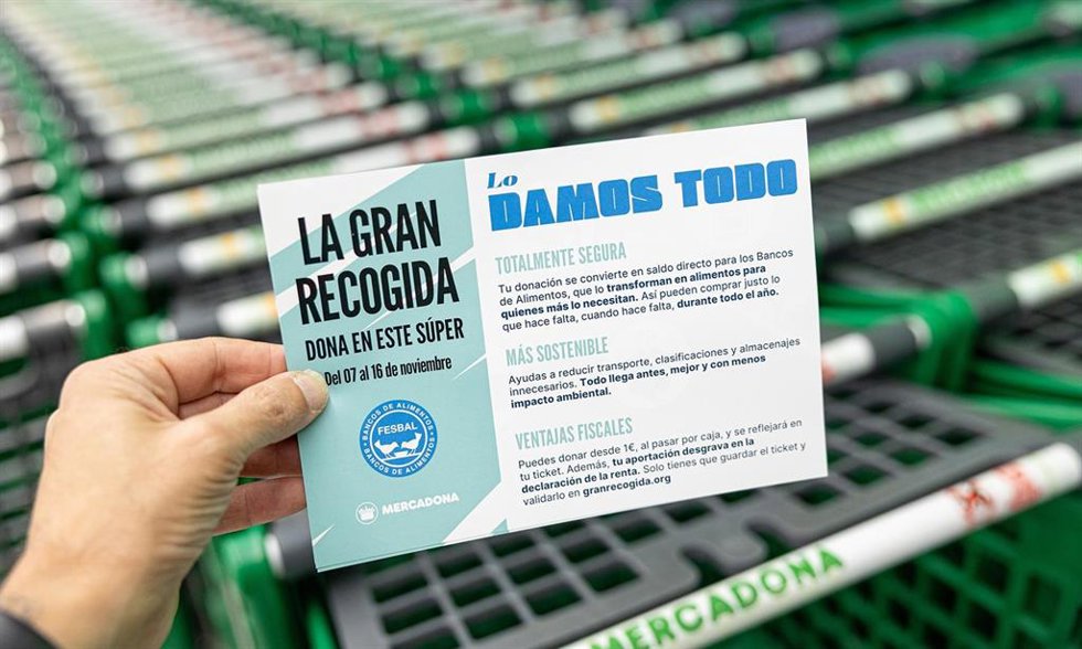 Los clientes de Mercadona en Aragón donan 137.486 euros a los Bancos de Alimentos en la Gran Recogida.