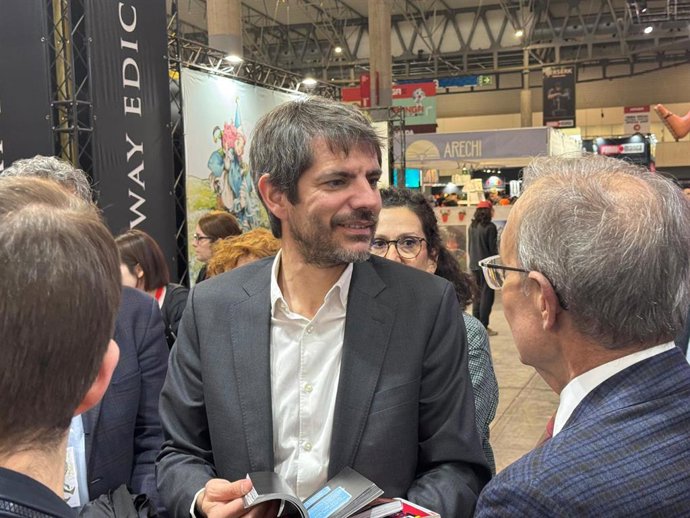 El ministro de Cultura, Ernest Urtasun, este viernes en su visita al 31 Manga Barcelona