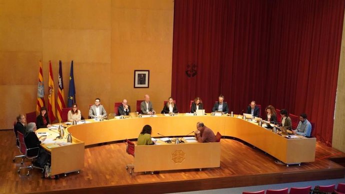 Pleno del Consell de Menorca en el que se aprobaron inicialmente los presupuestos de 2026.
