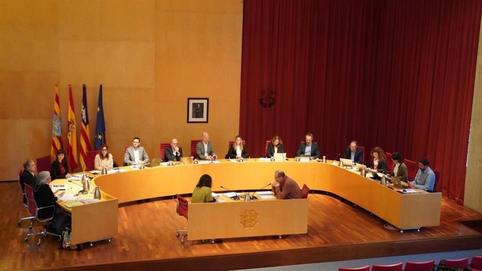 Pleno del Consell de Menorca en el que se aprobaron inicialmente los presupuestos de 2026.