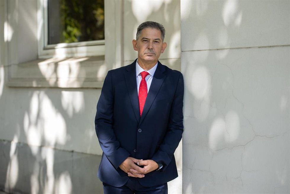 Archivo - El nuevo director del Observatorio Español del Racismo y la Xenofobia (Oberaxe), Tomás Fernández, posa para Europa Press, a 22 de septiembre de 2025, en Madrid (España).