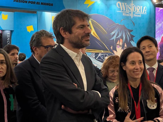 Urtasun durante la visita al 31 Manga Barcelona