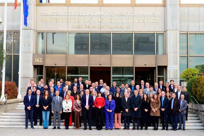 La ministra de Ciencia, Innovación y Universidades, Diana Morant, reúne al sector aeroespacial
