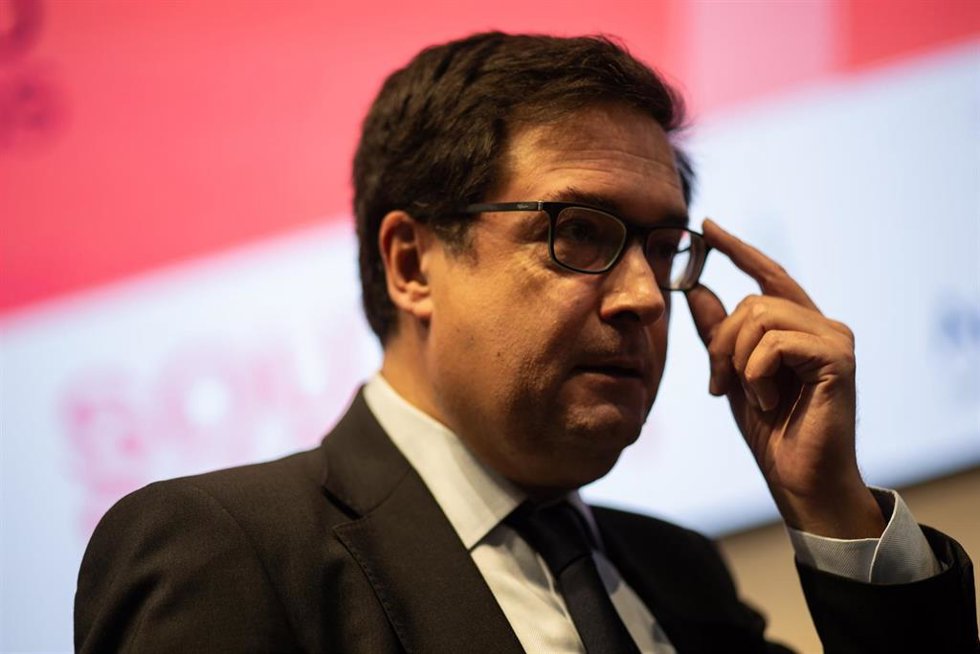 Archivo - El ministro para la Transformación Digital y de la Función Pública, Óscar López, clausura una jornada sobre competitividad e innovación, en el campus Google for Startups, a 4 de octubre de 2024, en Madrid (España). La jornada, organizada por S