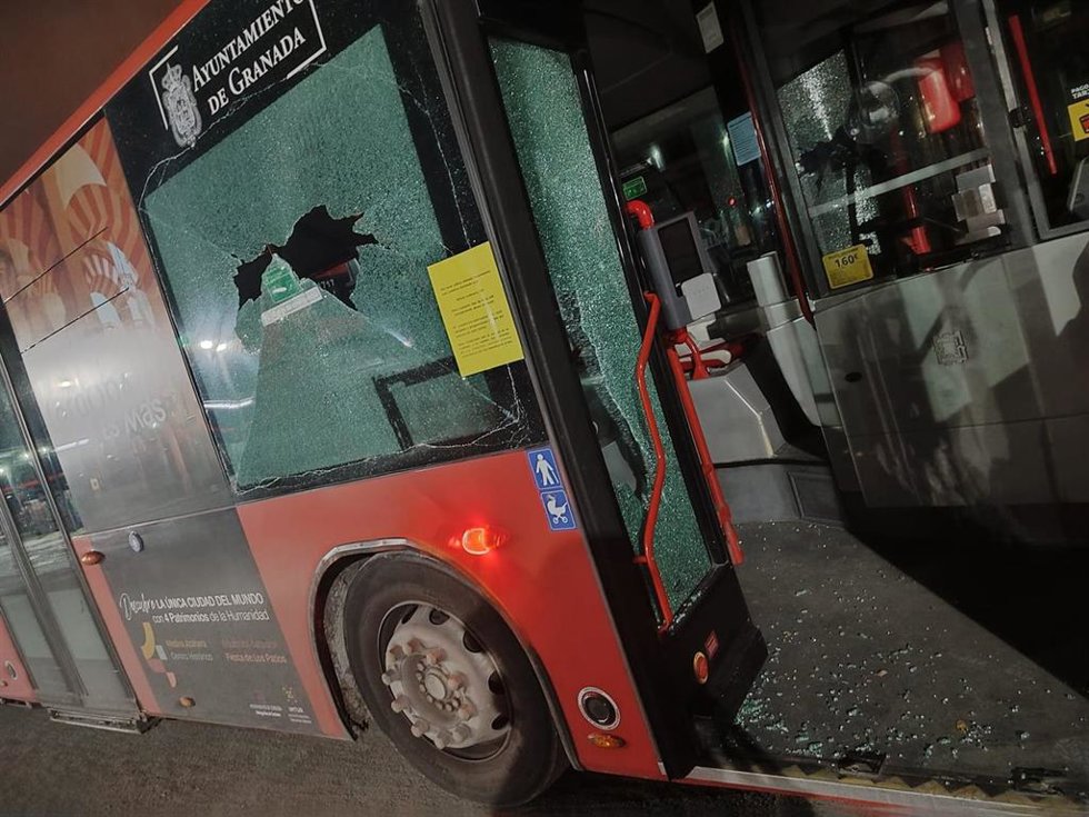Luna rota del autobús.
