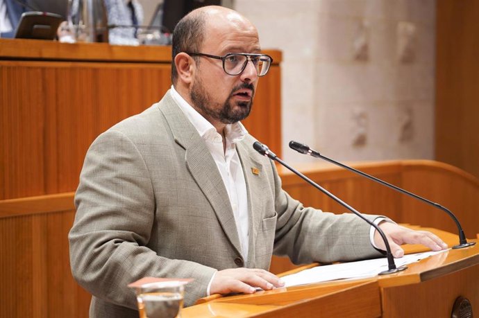 Archivo - El diputado del PAR, Alberto Izquierdo.