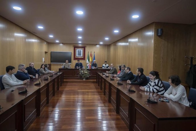 Imagen de la firma del convenio urbanístico entre el Ayuntamiento de Estepa y Calgovsa.