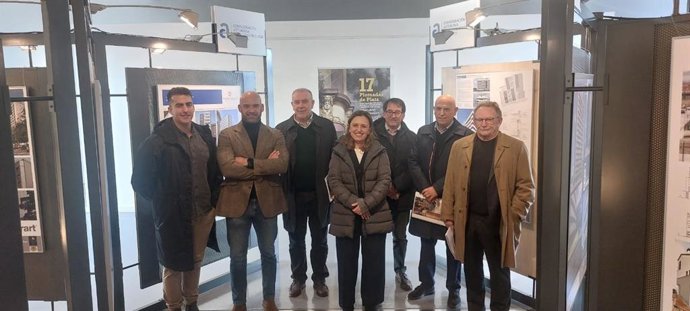 Presentación de la XVII edición del Concurso de Fachadas 'Plomadas de Plata' en la Sala de Exposiciones de la Antigua Rula de Gijón.