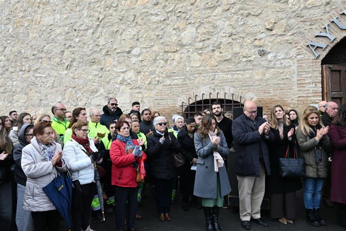 Minuto de silencio en Torrijos por el presunto crimen machista
